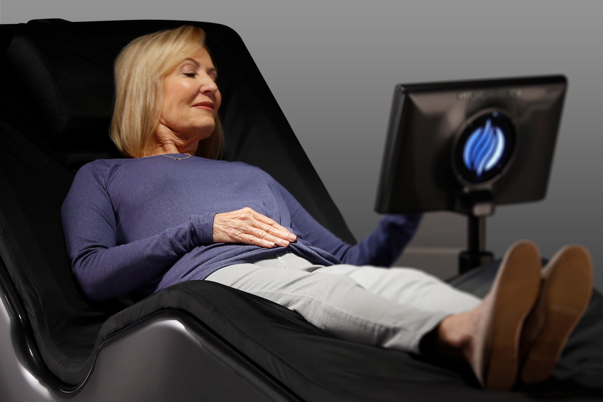 HydroMassage Benefits: Ways Water Massage Can Improve Wellness & Recovery 2 Woman enjoying HydroMassage Lounge